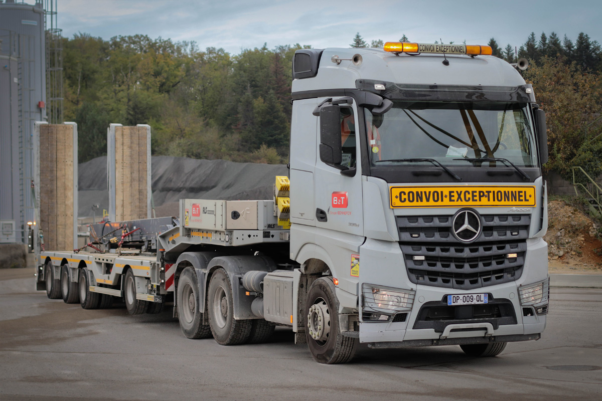 Camion porte engin groupe Bonnefoy